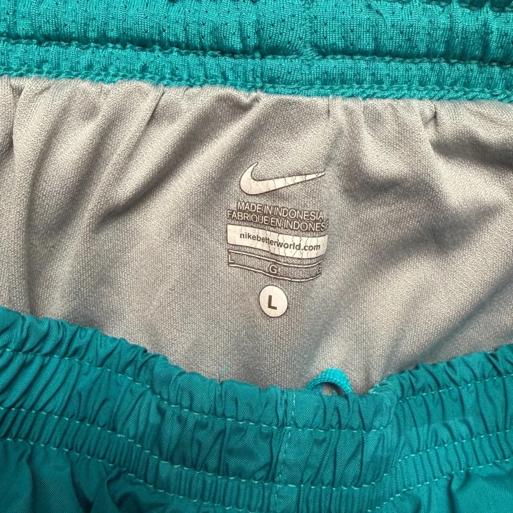 Nike Running‎ Shorts Womens L Teal Blue Geometric Pattern Athletic Gym Fit
